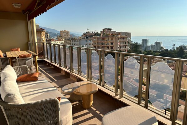MONACO CENTRE RIVIERA PALACE 4 PIECES RENOVE MEUBLE MIXTE