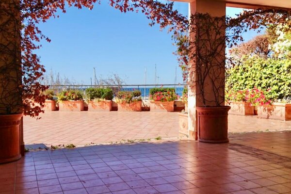 FONTVIEILLE MEMMO CENTER 8 ROOMS 1174 sqm PRIVATE POOL